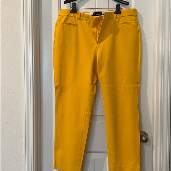 Sloan Curvy Fit - Picture 2 of 2